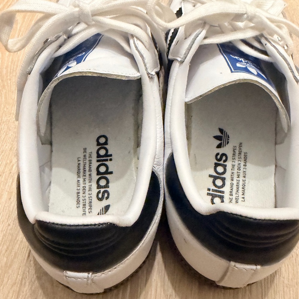 Adidas White and Black Samba Sneakers 8 Like New - Picture 3 of 5